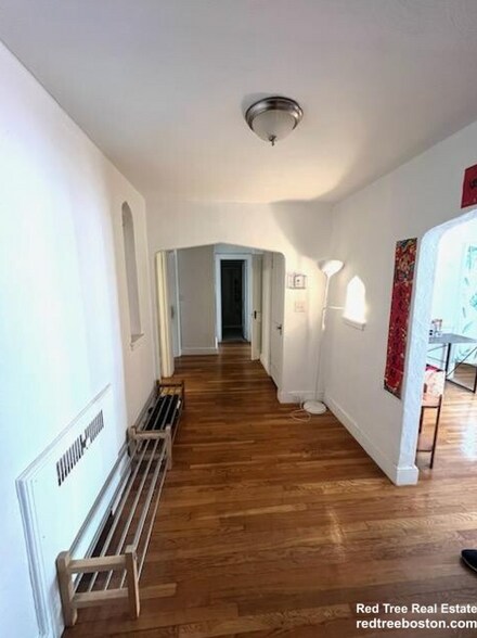 Building Photo - 7 Portina Rd