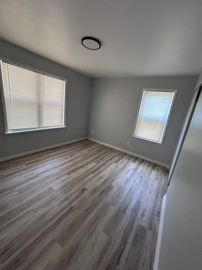 Building Photo - 7534 Blanding Dr