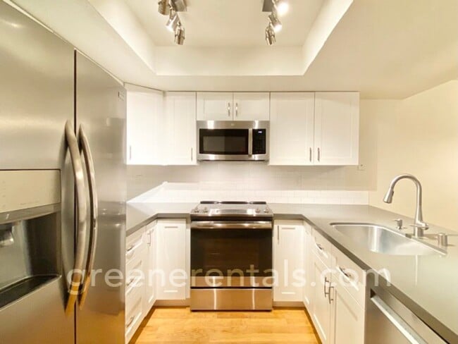 Building Photo - Quaint 2BR 1.5BA Condo in the Vineyards