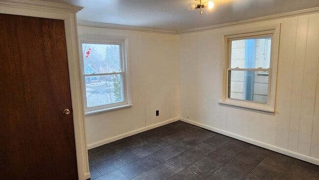 Building Photo - More Space Than Most Rentals — Three Bedroom Single-Family Home in Olean NY!