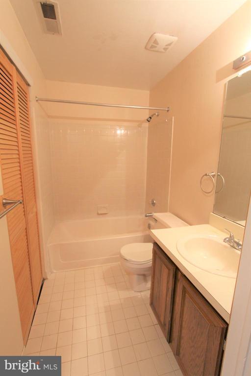 Building Photo - 4812 Ravens Crest Dr