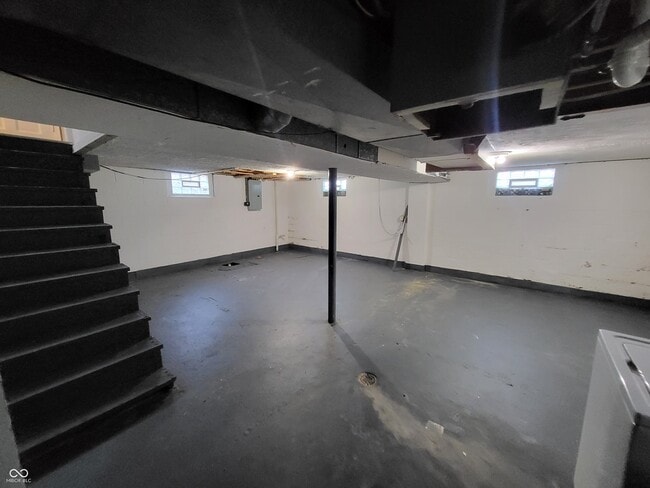 Building Photo - 6191 Crittenden Ave