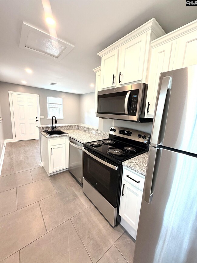 Building Photo - 1324 Lyon St