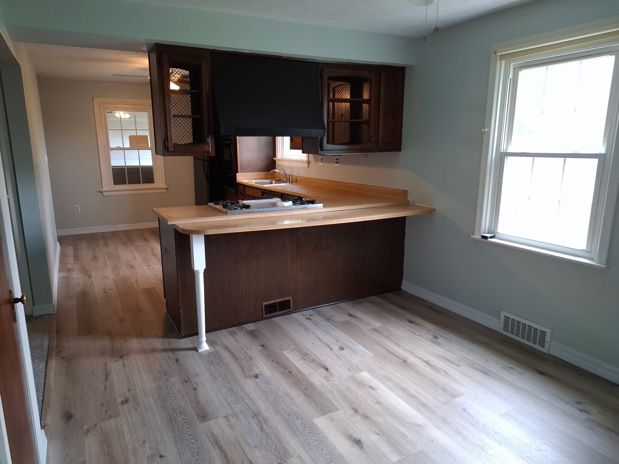 Diningroom to kitchen - 442 E Columbia Ave