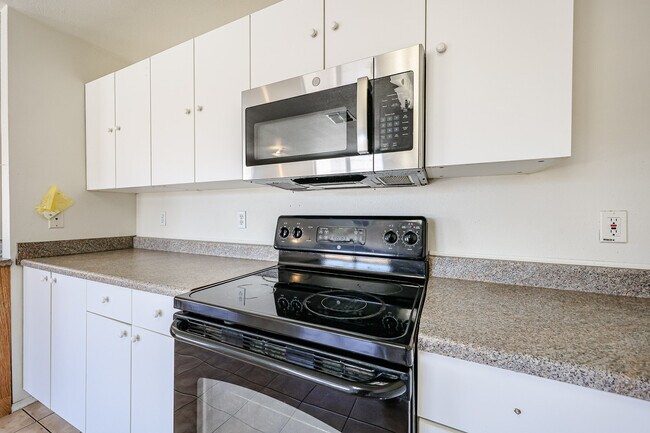 Building Photo - 11816 W Rosewood Dr