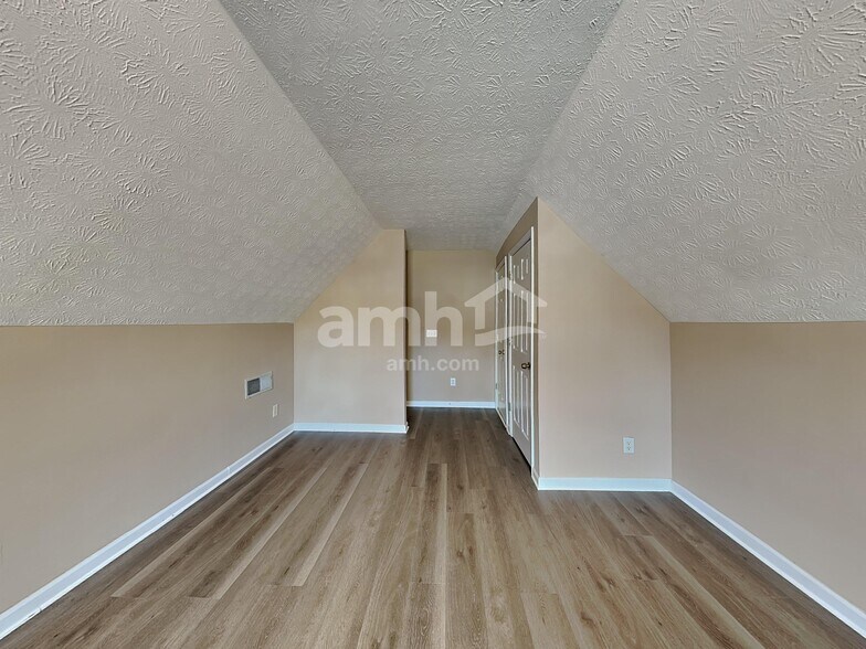 Building Photo - 725 Windsor Brook Ln