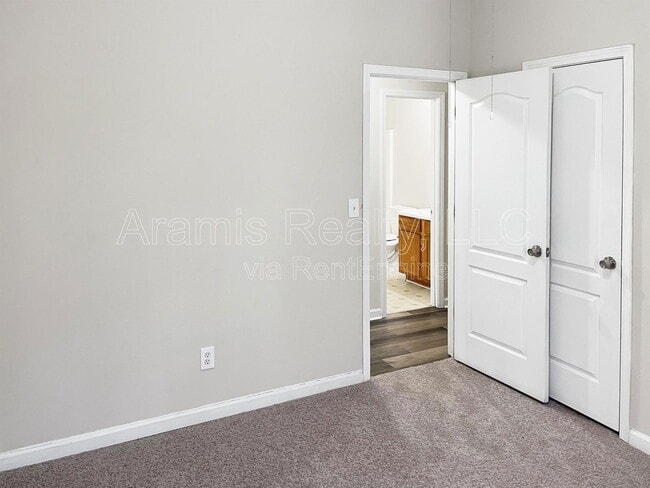 Building Photo - 3930 Cypress Pointe Dr