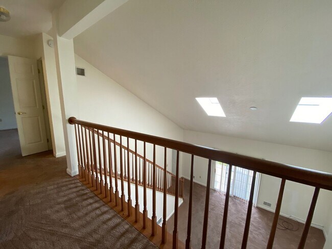 Building Photo - 106 Amber Ln