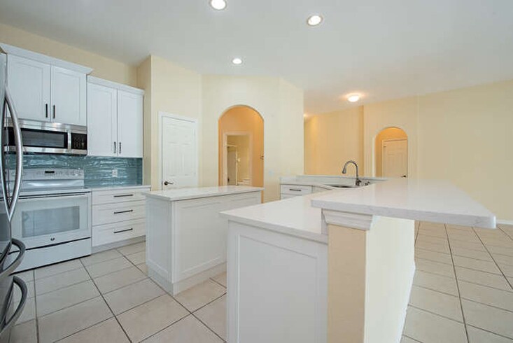 Building Photo - 2271 Grove Dr