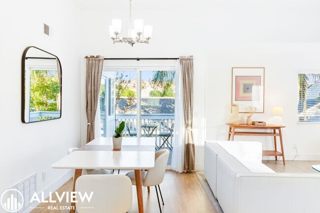 Building Photo - OCEAN VIEWS AND UPGRADED 2 BED/ 2 BATH UPP...