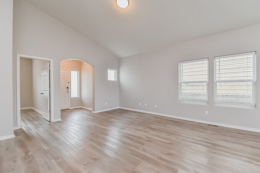 Building Photo - 2370 Spring Blossom Dr