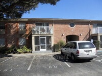 Building Photo - 492 Banyon Tree Cir