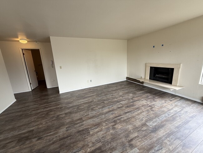 Building Photo - 4911 Fremont Ave N