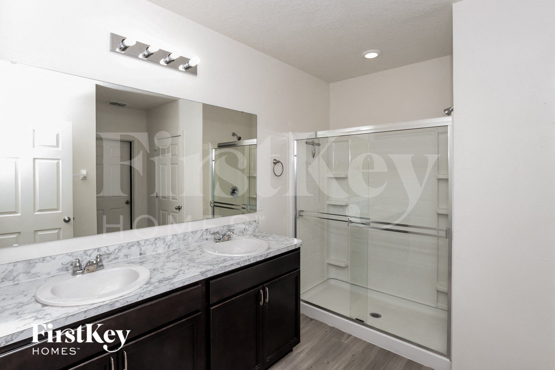 Building Photo - 915 Newton Cir