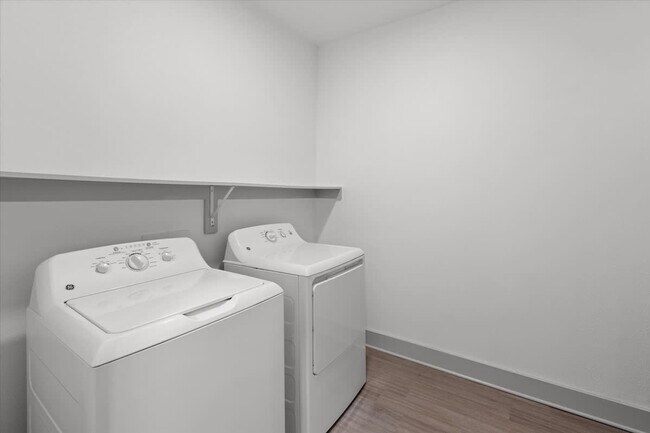 Building Photo - 698 Basilica Bay Dr