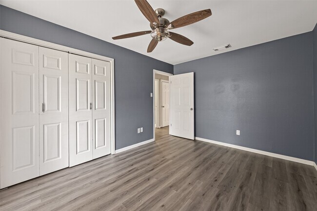 Building Photo - 24006 Lone Elm Dr