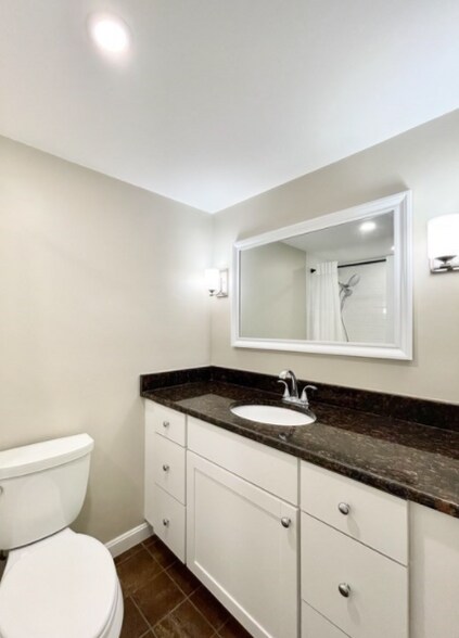 Building Photo - 50-56 Broadlawn Park