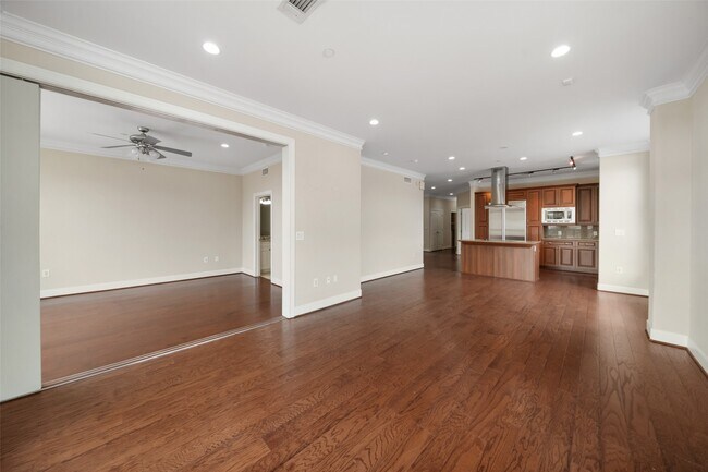 Building Photo - 1419 Montrose Blvd