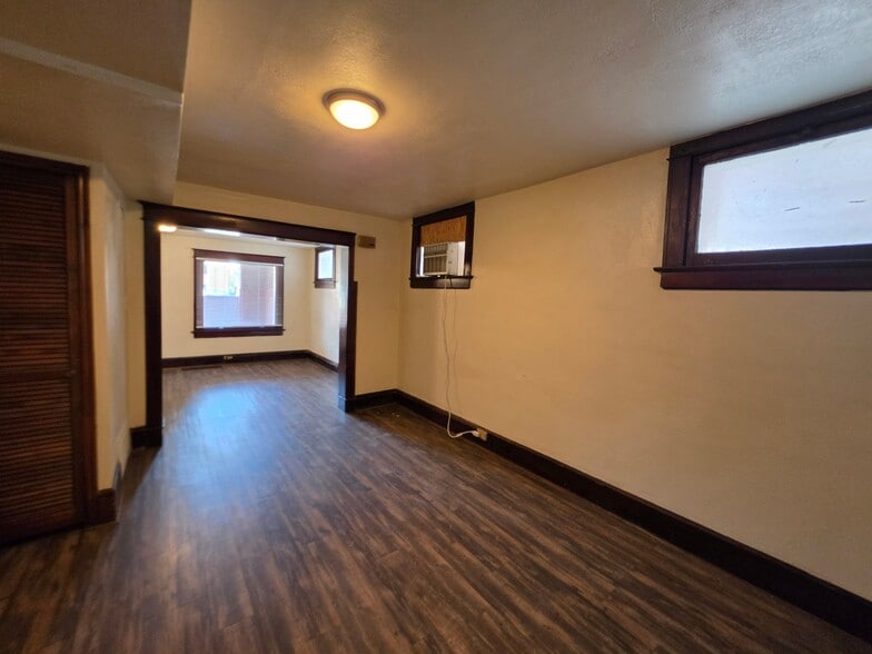 Building Photo - 561 E 100 S