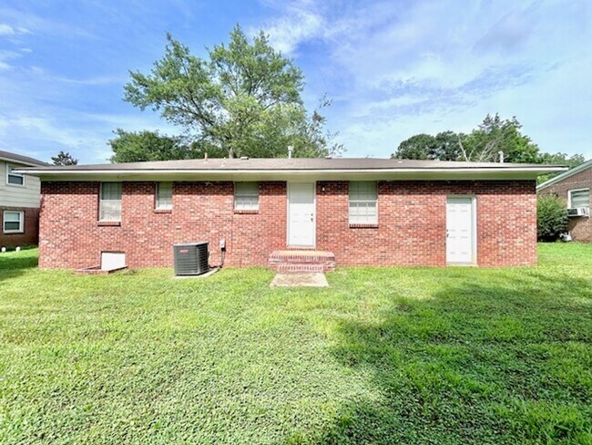 Building Photo - 3218 Teton Dr NW