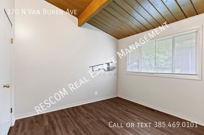 Building Photo - 170 N Van Buren Ave