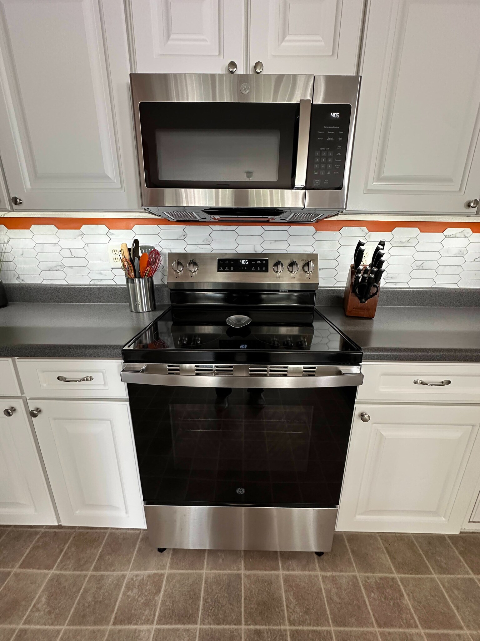 Building Photo - Room in House on Sunburst Ln