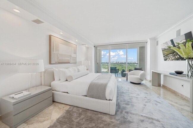 Building Photo - 3400 SW 27th Ave