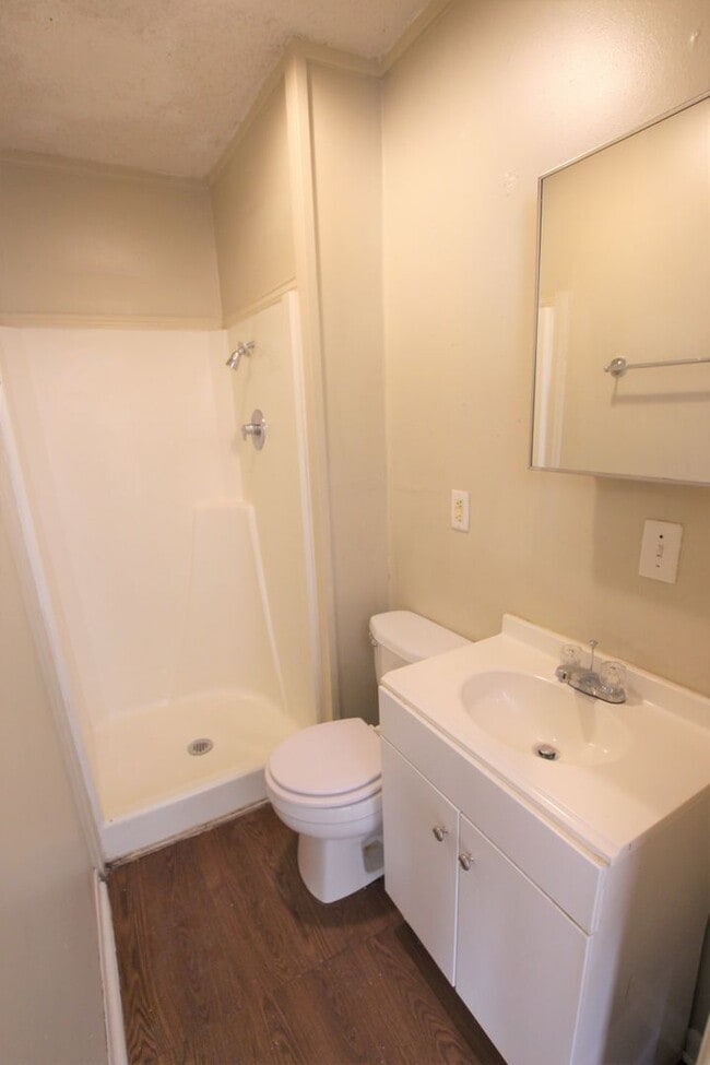 Building Photo - Coming Soon: 2 Bedroom, 1 Bath (Plus Bonus...