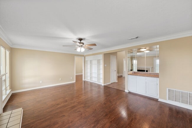 Building Photo - 8030 Pine Falls Dr