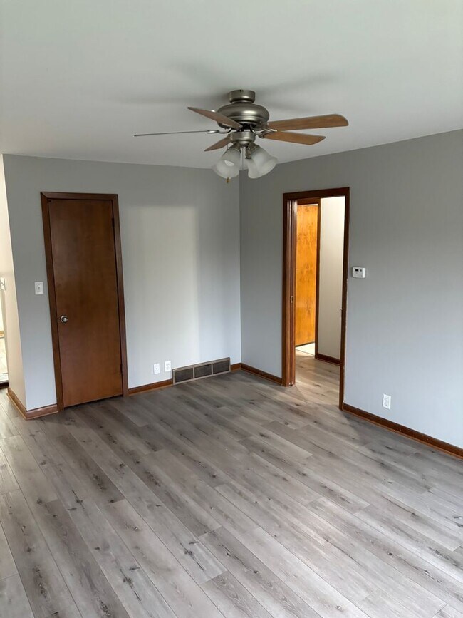 Building Photo - Eacker Rentals (1730 S 17th St)