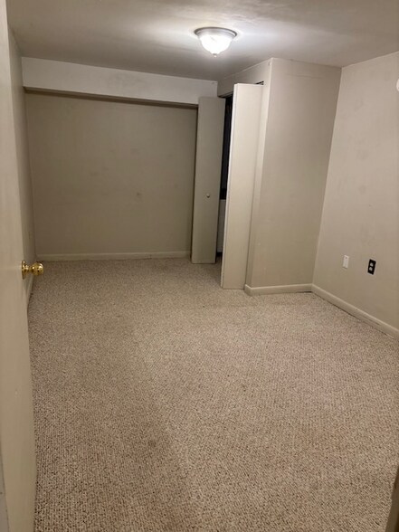 Building Photo - 211 Roundhouse Ct