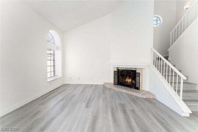 Building Photo - 3645 N Veneer Ln