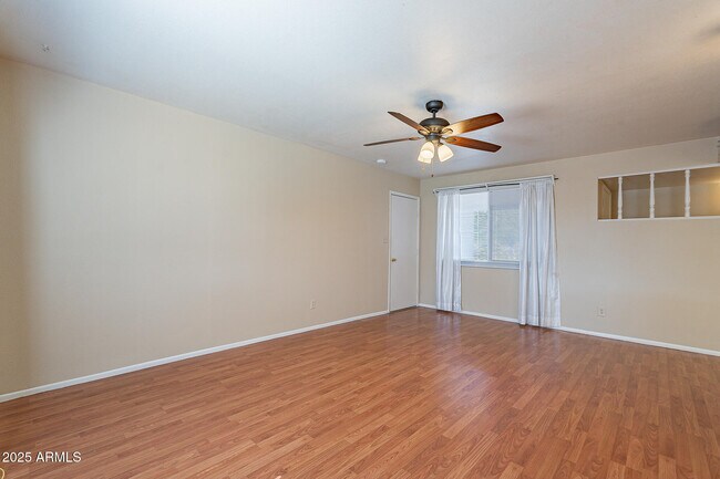 Building Photo - 2808 S Terrace Rd