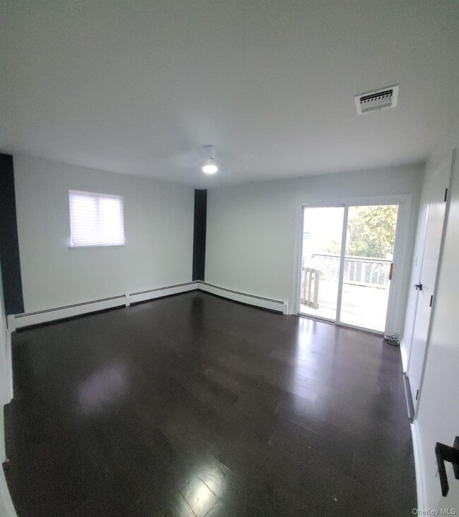 Building Photo - 52 Surrey Rd