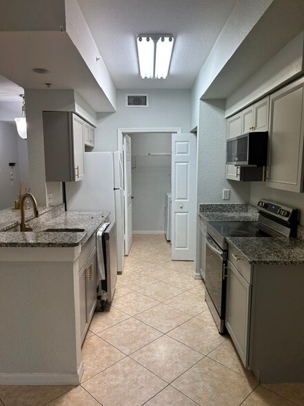 Building Photo - 4650 Saint Croix Ln