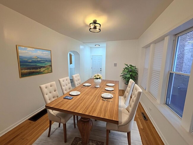 Building Photo - 7553 S Evans Ave