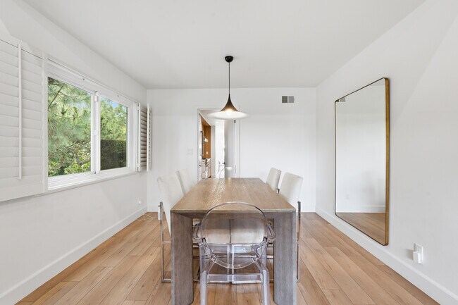 Building Photo - 28751 King Arthur Ct