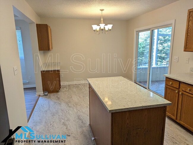 Building Photo - 7009 Englehardt Dr