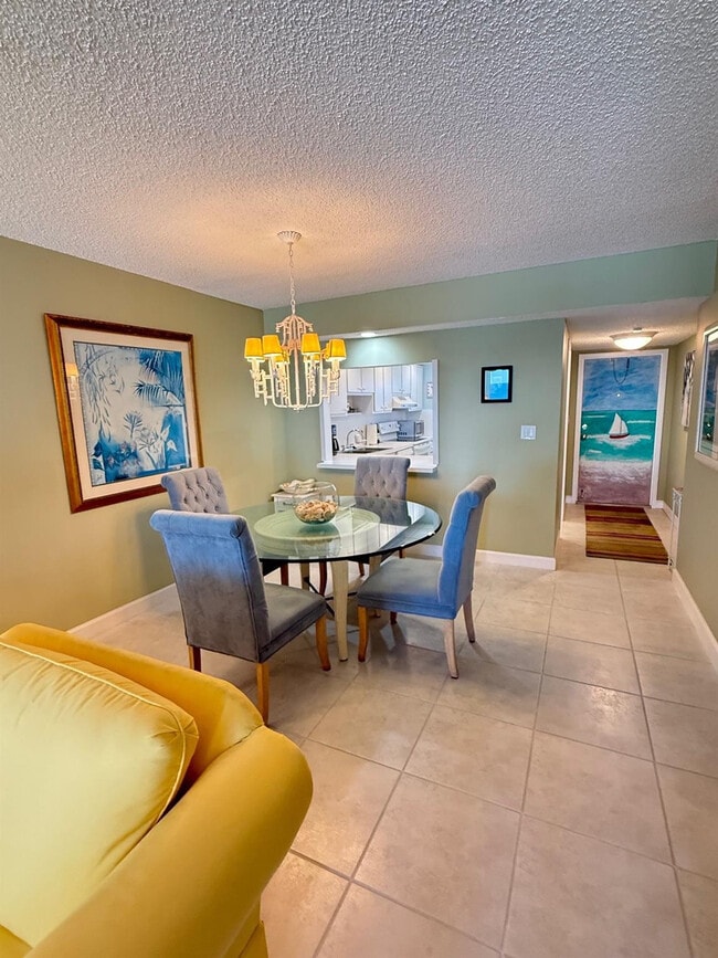 Building Photo - 4636 El Mar Dr