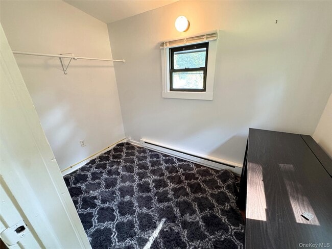 Building Photo - 21 De Russey Ln
