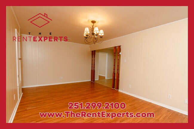 Building Photo - 5466 Vanderbilt Dr