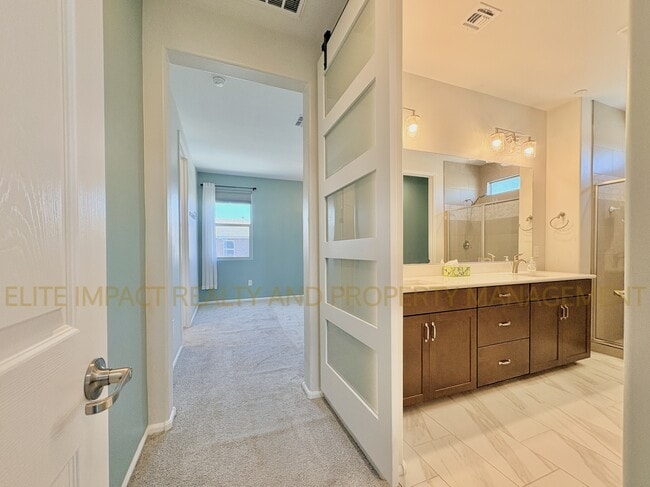 Building Photo - 9731 E Lynx Lk Trl