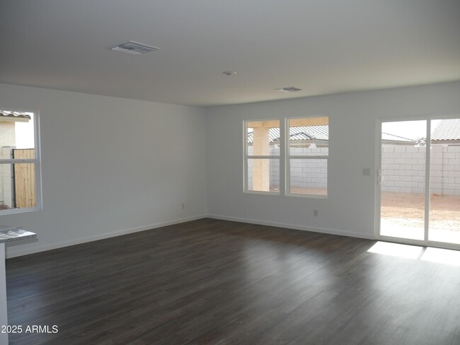 Building Photo - 1397 E Peggy Dr