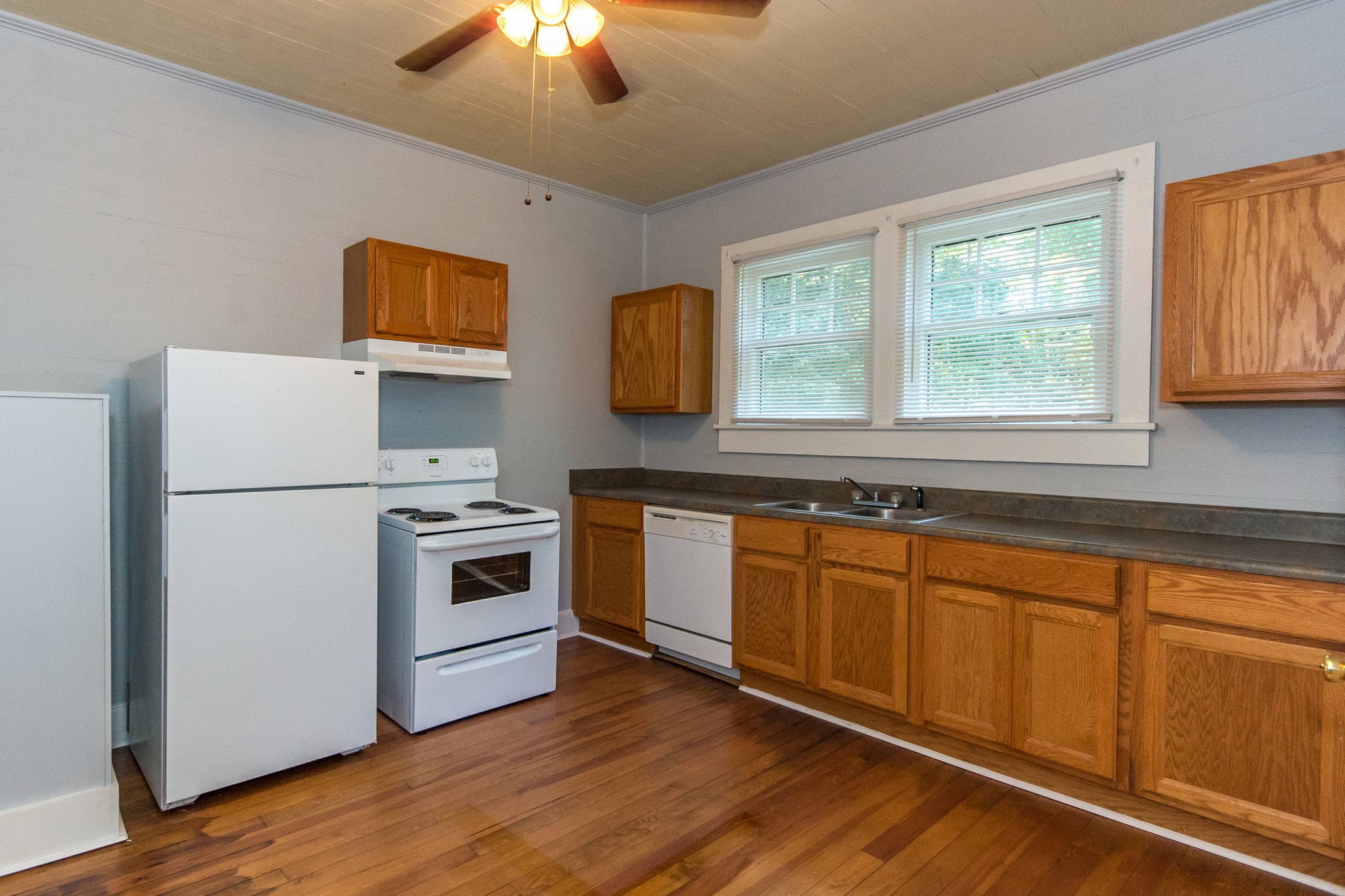 Kitchen - 36 Forrest St