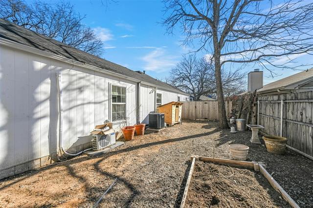 Building Photo - 5720 W Arkansas Ln
