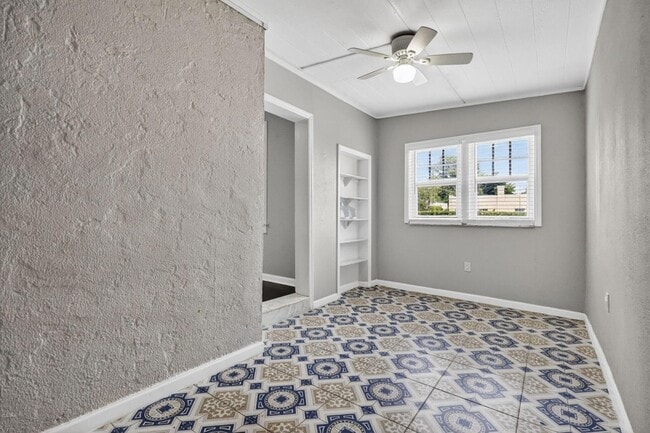 Building Photo - 412 El Prado