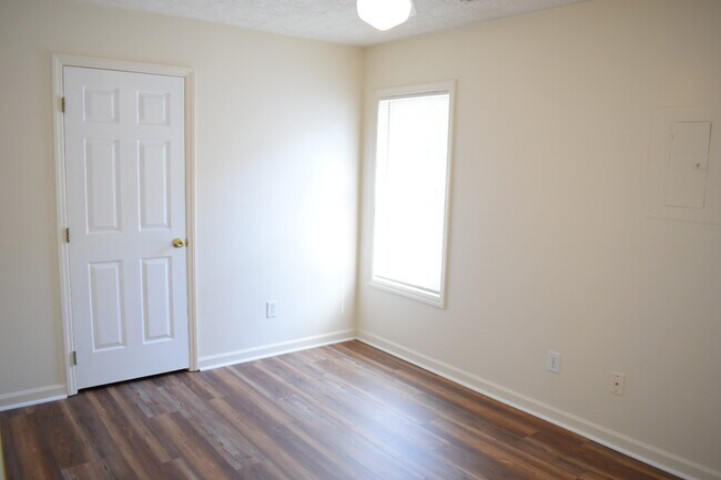 Building Photo - 6901 Southern Exposure