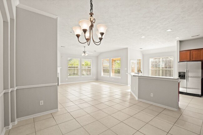 Building Photo - 24607 Lake Path Cir