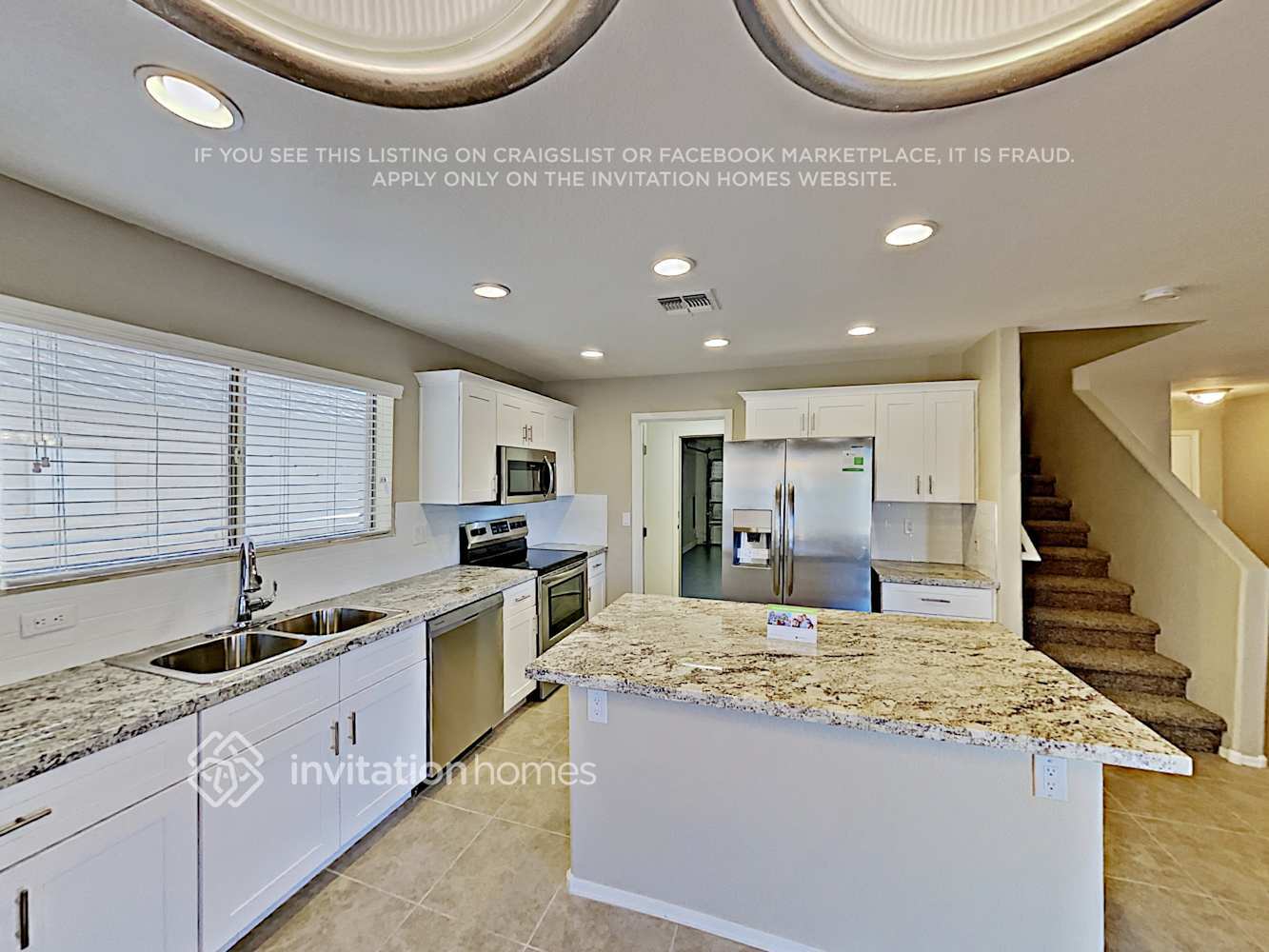 Building Photo - 11424 E Forge Ave