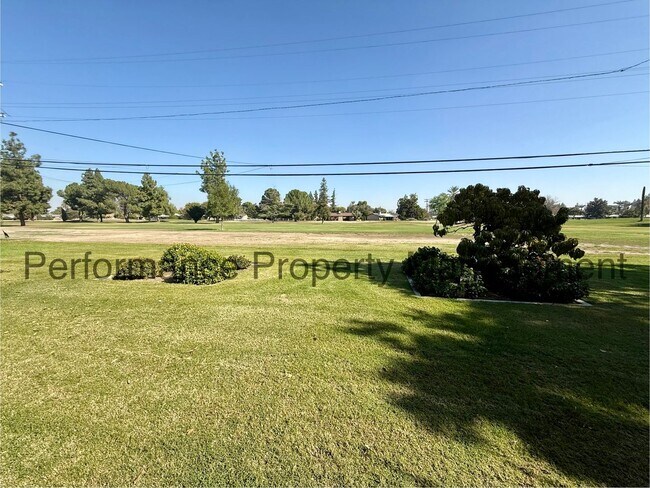 Building Photo - Cute 2 Bed/2 Bath 55+ Community w/ RBP & S...